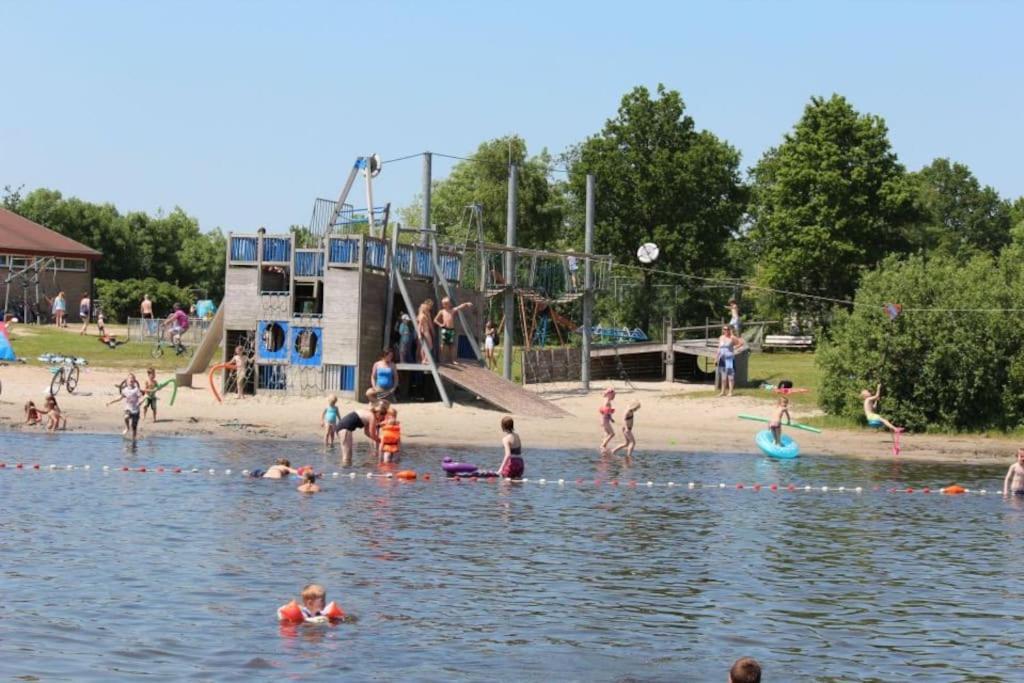 Ervaar 'Fryske Weelde' Op Vijf Sterren Vakantiepark De Kuilart Koudum Exterior photo